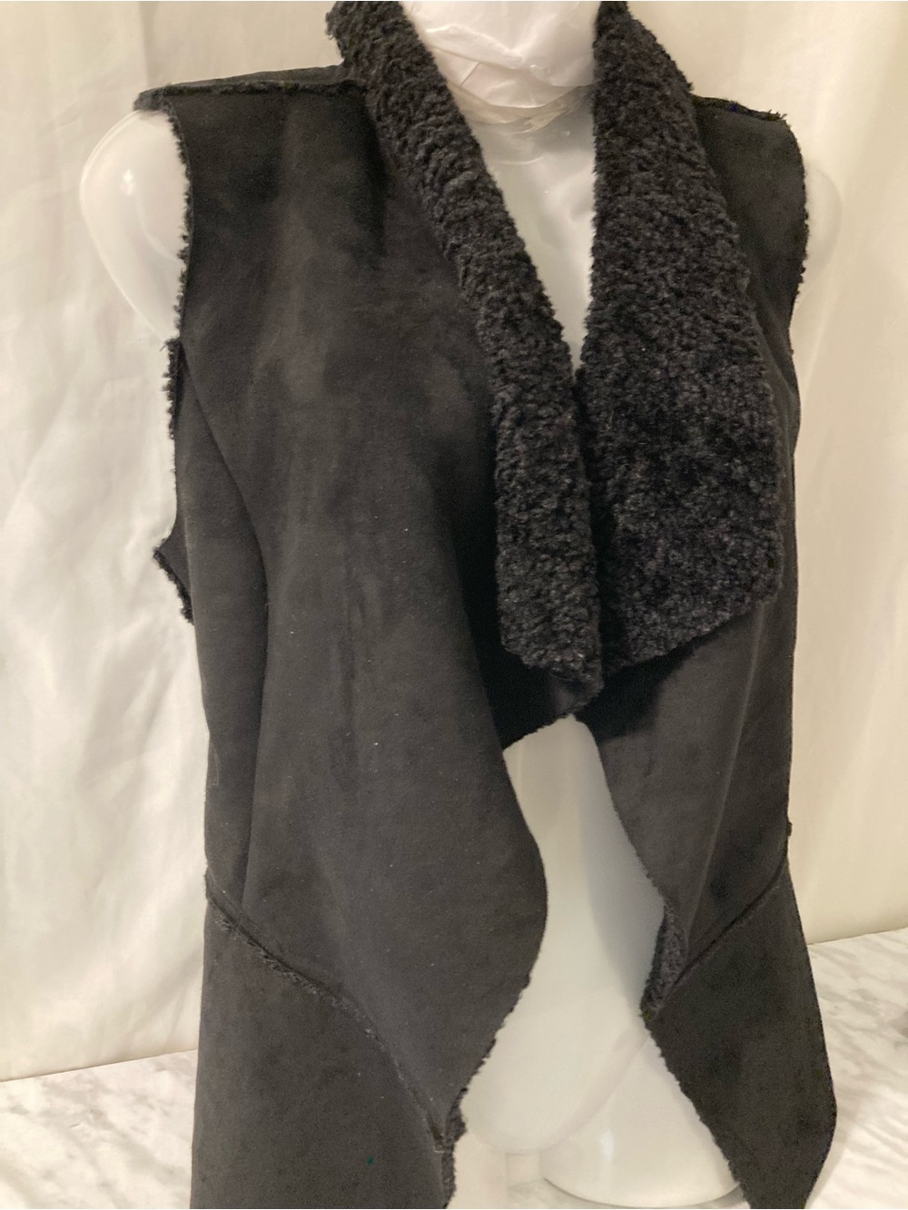 RW&CO. Black Faux-Shearling Draped Open Front Vest